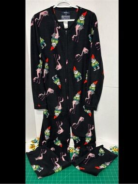 American Rag sz Med Onesie Pajamas Gnomes Riding Flamingoes Zipper Front